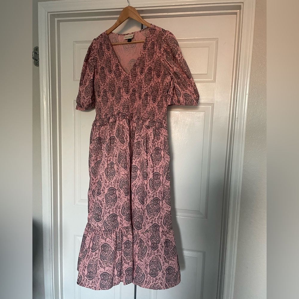 Target - Universal Threads Dress - Paisley Print/Smocked with pockets